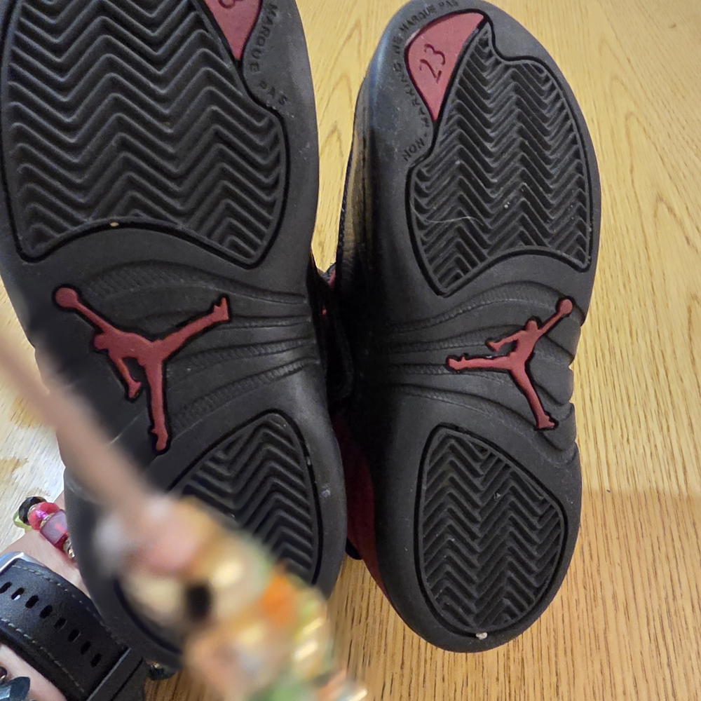 Jordan Kids Red and Black Sneakers - Picture 9 of 10